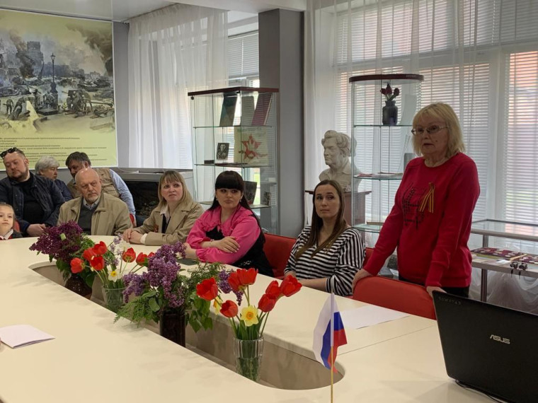 Вчера состоялась торжественная церемония открытия мемориальной доски Заслуженному учителю РФ, члену союза журналистов РФ О.С.Завадской..